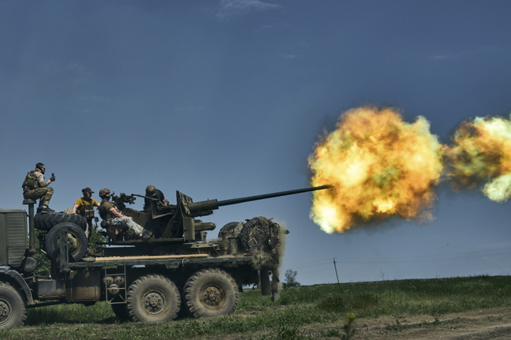 Ukraine tuyên bố bắn hạ 18 tên lửa Nga - Ảnh 1.