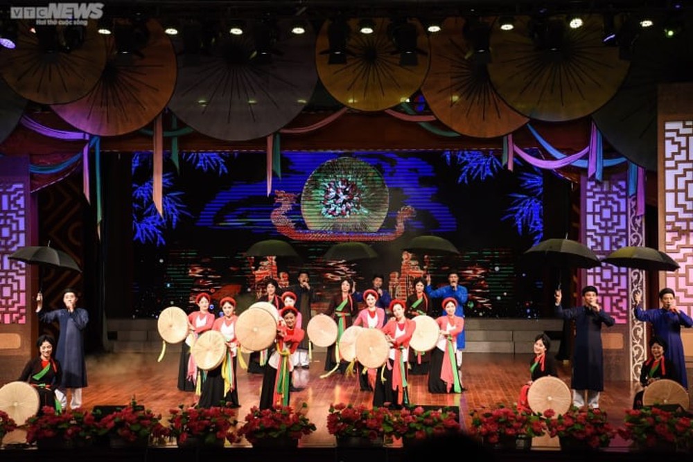 Bên trong khán phòng nhà hát có 341 ghế Đồng Kỵ gây tranh cãi ở Bắc Ninh - Ảnh 12.