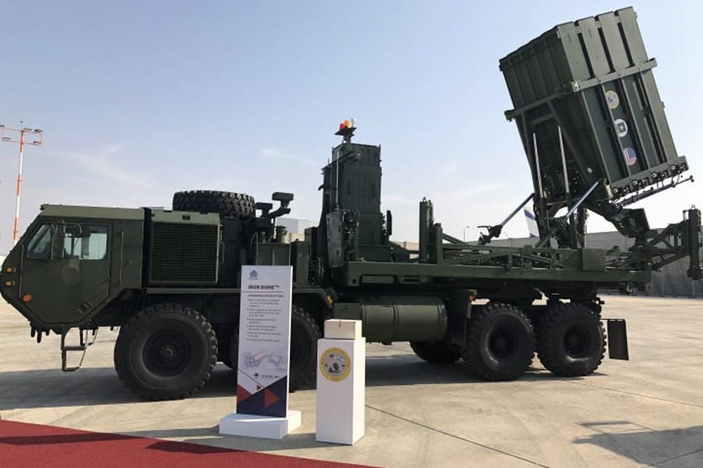 Mỹ xem xét chuyển tên lửa phòng không Iron Dome tới Ukraine - Ảnh 1.