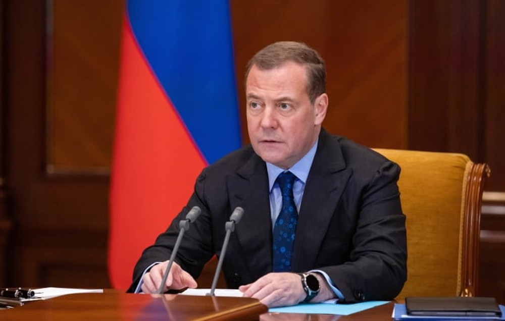 Ông Medvedev: Rút khỏi Hiệp ước CFE, Nga có thể triển khai vũ khí đến bất kỳ đâu - Ảnh 1.