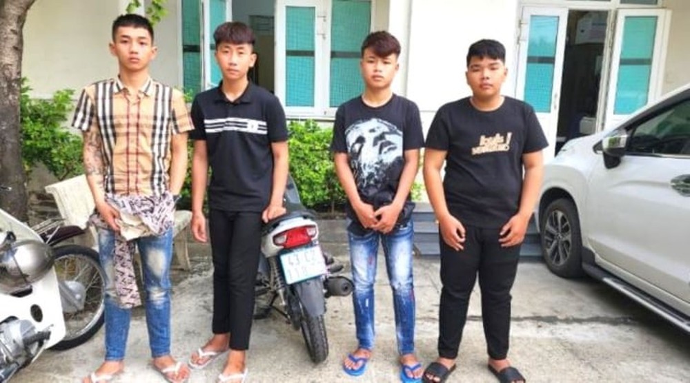 Truy bắt nhóm thanh thiếu niên đánh người dã man giữa trung tâm Đà Nẵng - Ảnh 1.