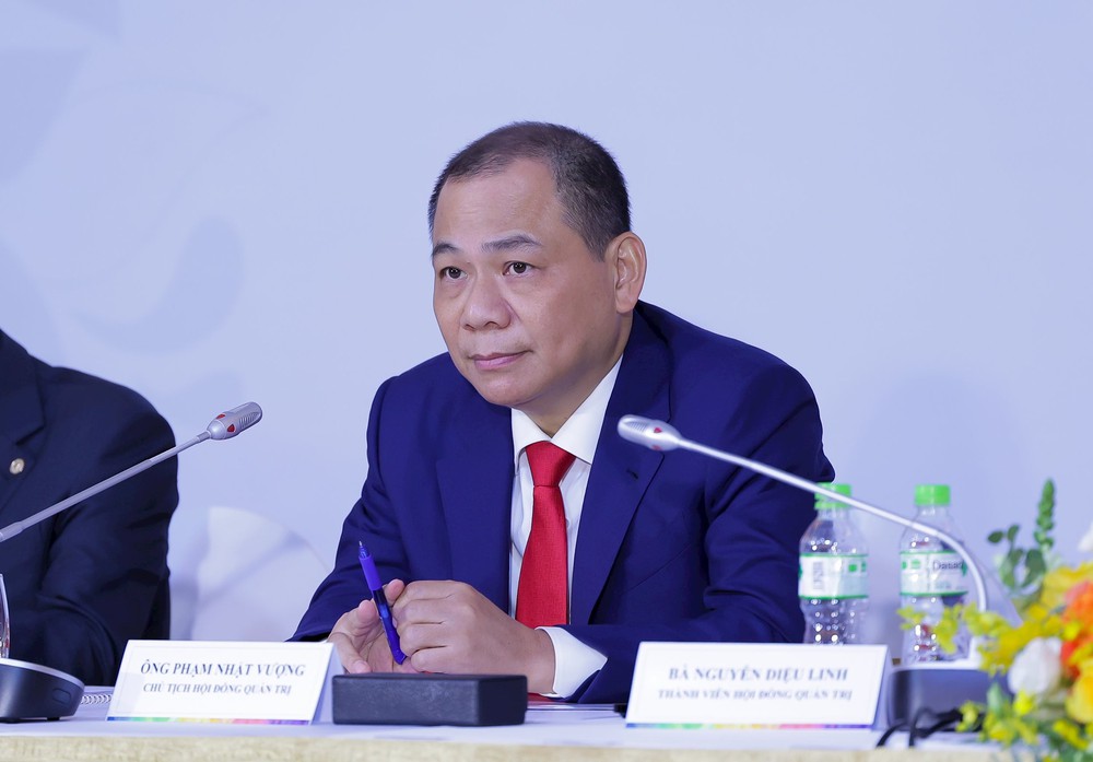 Ông Phạm Nhật Vượng: “VinFast dự kiến ra mắt xe siêu nhỏ nhưng rất đẹp”