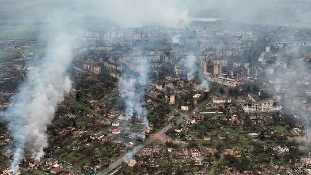 Quan chức DPR: Nga sắp kiểm soát hoàn toàn Bakhmut - Ảnh 1.