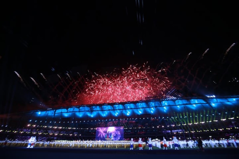 Mãn nhãn 5 phút pháo hoa rực rỡ khép lại SEA Games 32 - Ảnh 5.