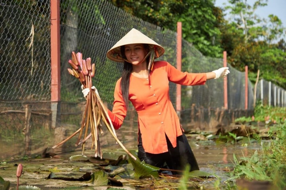 Sao Việt 18/5: Con gái út MC Quyền Linh cao vượt bố, Tuấn Hưng tình tứ hôn vợ - Ảnh 8.