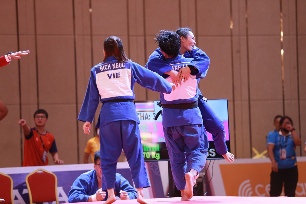 Giọt nước mắt SEA Games: Những trận đấu như phim Hollywood và lòng cảm phục cho tinh thần Việt Nam