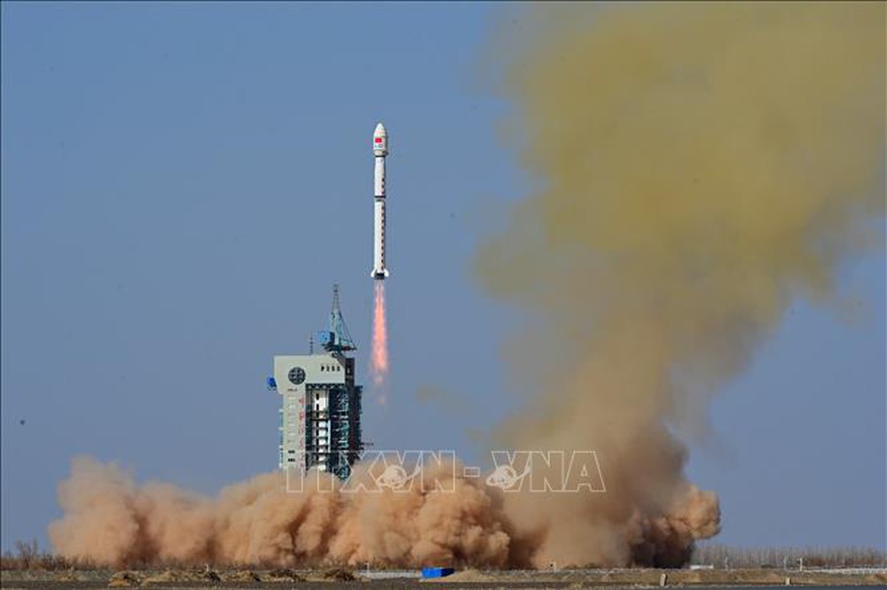 Trung Quốc phóng vệ tinh lên quỹ đạo gần xích đạo giám sát địa từ trường và môi trường không gian - Ảnh 1.