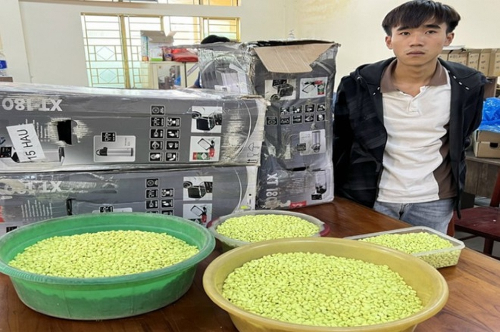 Hà Nội thu giữ hơn 600kg ma túy tổng hợp qua đường chuyển phát quốc tế - Ảnh 2.