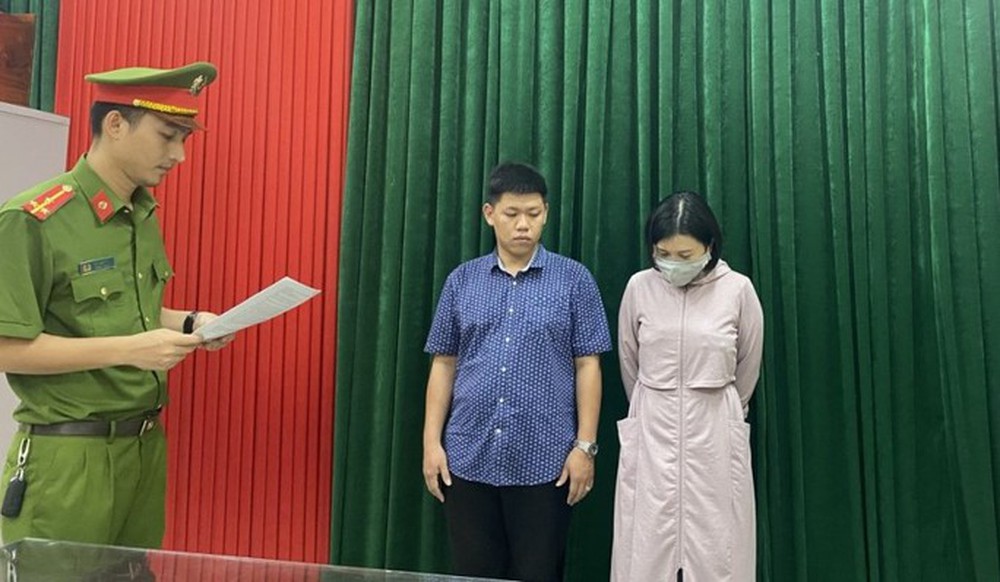 Bắt phóng viên tạp chí cùng người tình tống tiền doanh nghiệp Quảng Bình - Ảnh 1.