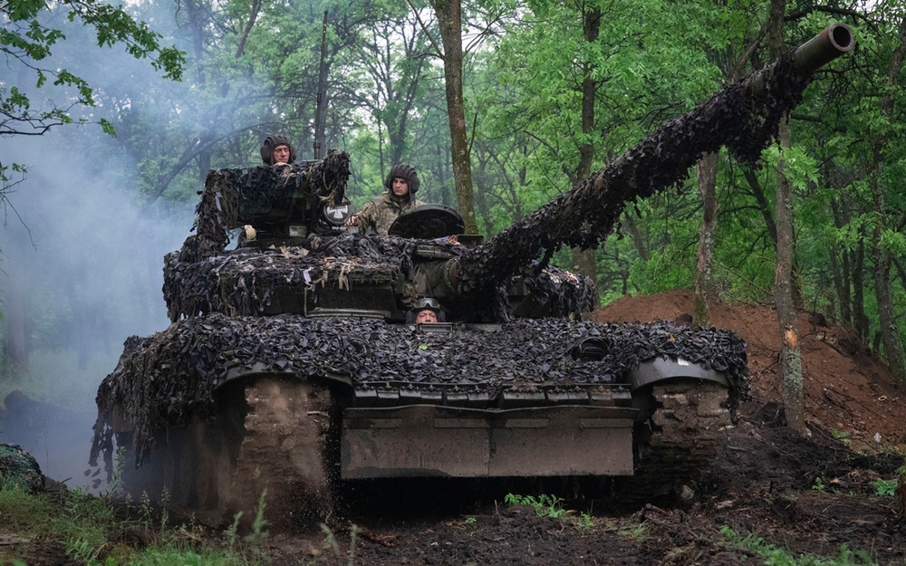 Thứ trưởng Quốc phòng Ukraine tuyên bố chiến sự giảm ở Bakhmut - Ảnh 1.