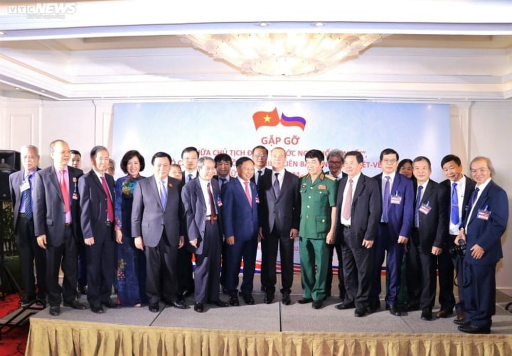 Ông Dmitry Medvedev xúc động trước tình cảm nồng ấm của những người bạn Việt Nam - Ảnh 5.