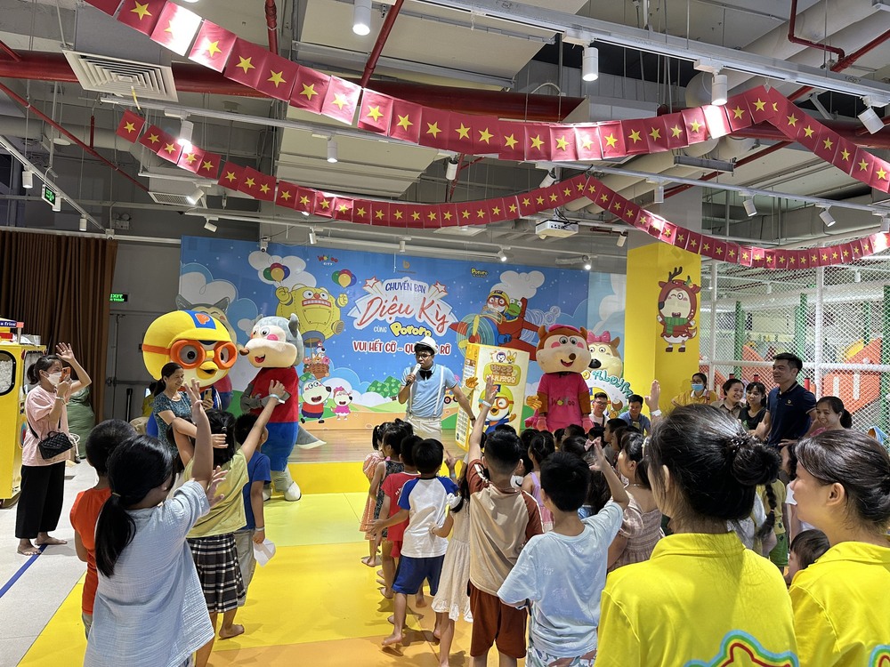 Pororo trên Chuyến bay diệu kỳ tại Wolfoo City - Ảnh 1.