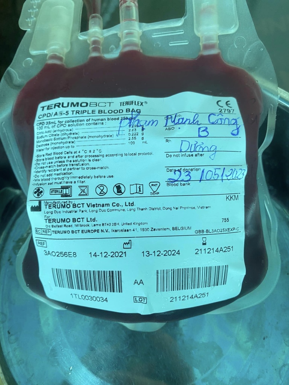 Giám đốc bệnh viện hiến máu lúc nửa đêm cứu sản phụ sinh con lần 5 - Ảnh 1.