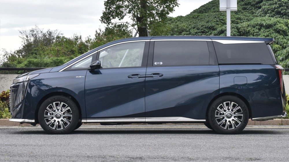 Mẫu xe mới này ngang cỡ Toyota Alphard, có 8 màn hình, giá quy đổi 1,1 tỷ - Ảnh 5.