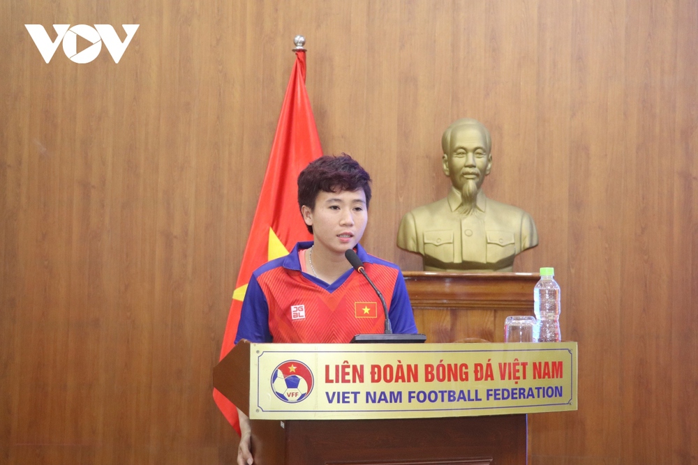 ĐT nữ Việt Nam và VĐV Nguyễn Thị Oanh nhận tiền thưởng của Công đoàn viên chức VN - Ảnh 4.
