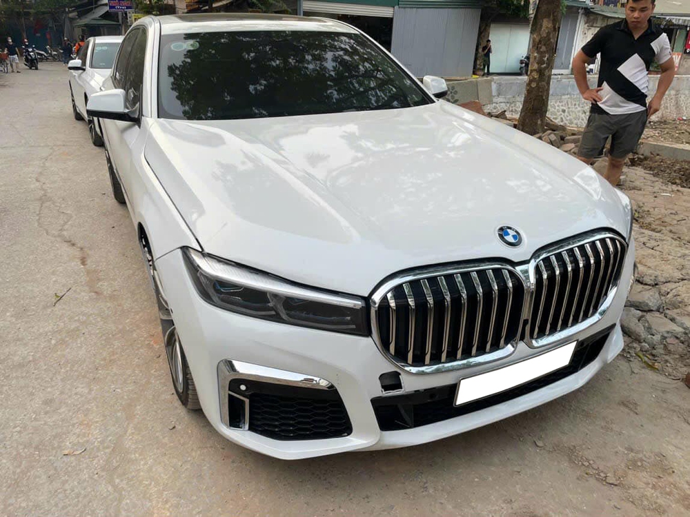 Chủ xe rao bán BMW 750Li giá rẻ ngang Vios 2023 vì không đăng kiểm được - Ảnh 4.