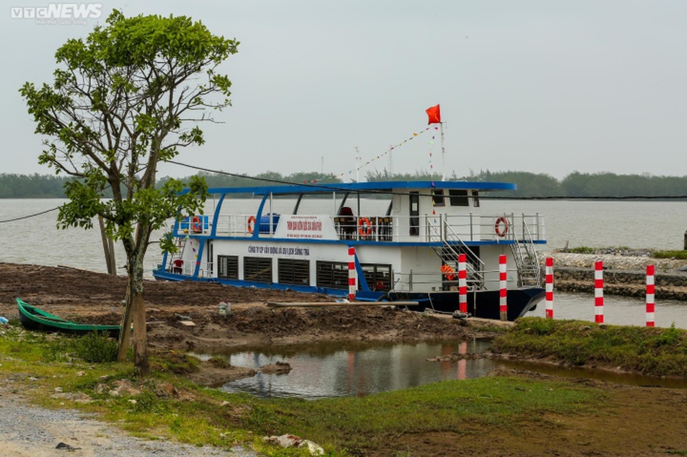 Phụ huynh và học sinh tử vong: Gia đình chủ tàu mất ăn mất ngủ, cửa đóng im lìm - Ảnh 1.