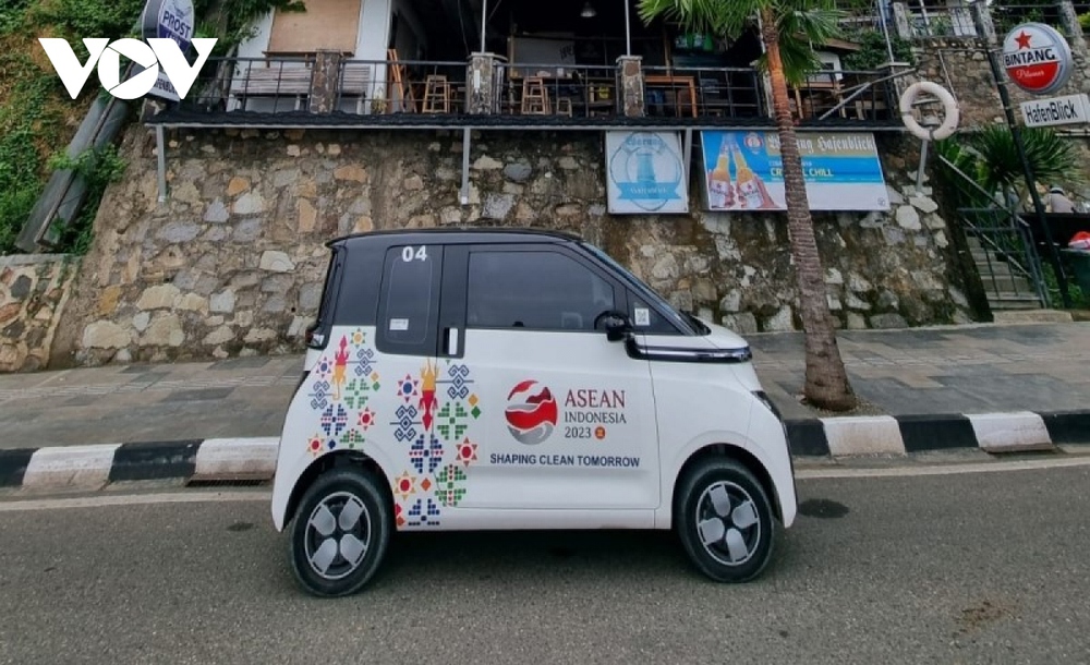 Ô tô điện mini hút khách sau quyết định giảm thuế của chính phủ Indonesia - Ảnh 1.