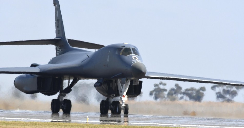 B-1B Lancer đến Anh làm nhiệm vụ cảnh sát trên không - Ảnh 1.