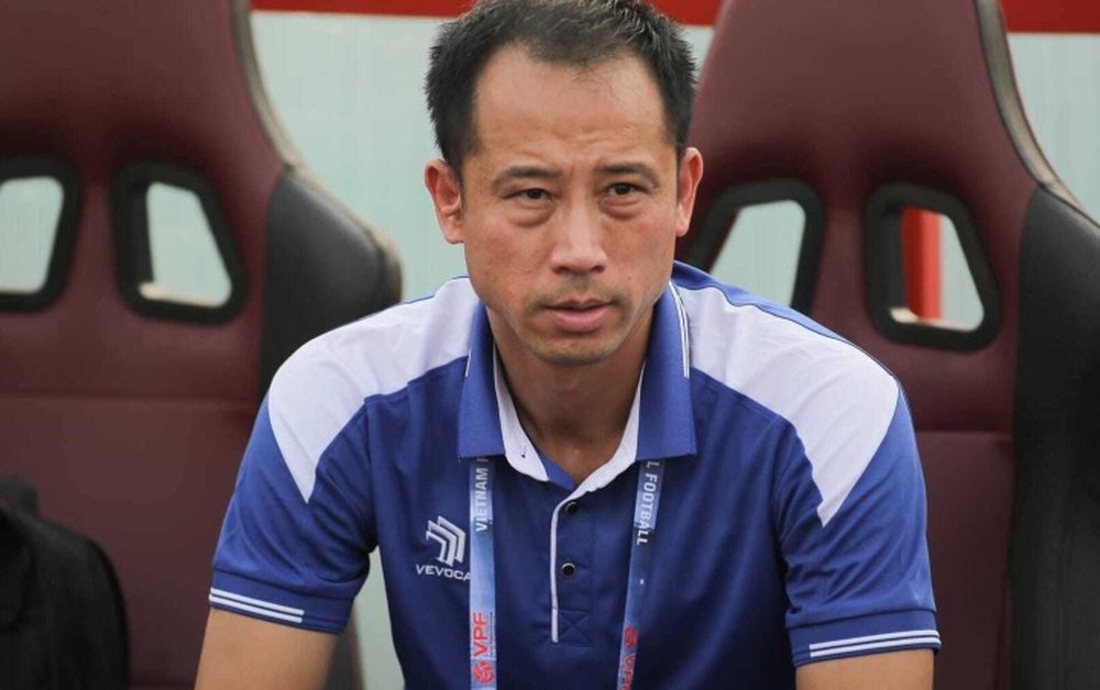 Cựu trung vệ trăm năm có một từ chức HLV trưởng CLB Phú Thọ - Ảnh 1.