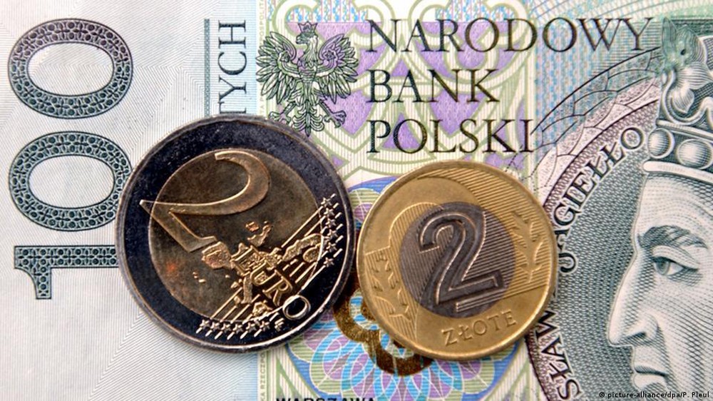 Lạm phát chắp cánh cho các đồng tiền Đông Âu - Ảnh 1.
