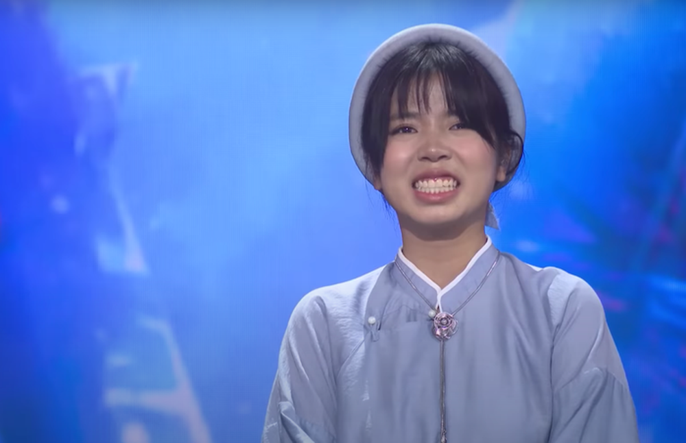 Nữ sinh Hải Phòng mặc áo dài ‘bắn’ rap, Suboi ‘ngã ra’ vì quá chất