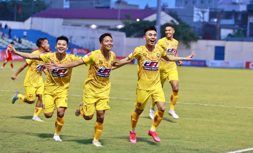 Sau vòng 9 V-League 2023: Thanh Hóa tăng tốc trong cuộc đua vô địch - Ảnh 2.