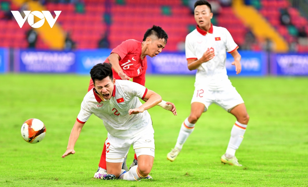 Dàn sao U22 Việt Nam bị “đốn củi” ở trận thắng U22 Singapore - Ảnh 9.