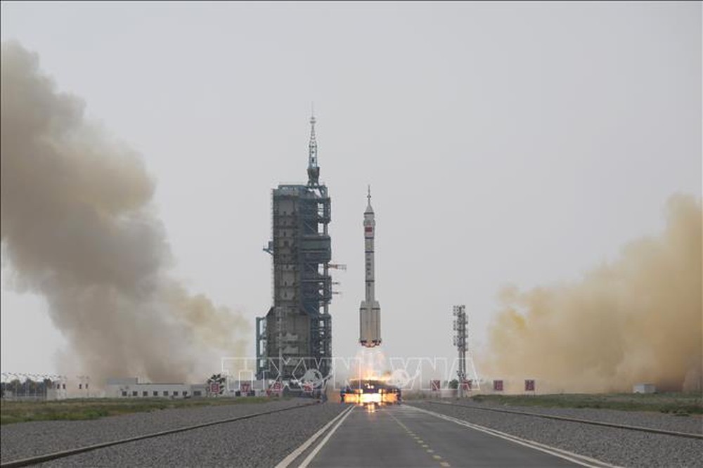 Tàu Thần Châu-16 đã lắp ghép với trạm vũ trụ Thiên Cung - Ảnh 1.
