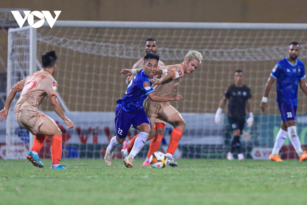 Trực tiếp CAHN 0-0 Khánh Hòa: Xà ngang từ chối bàn thắng của Văn Hậu - Ảnh 1.