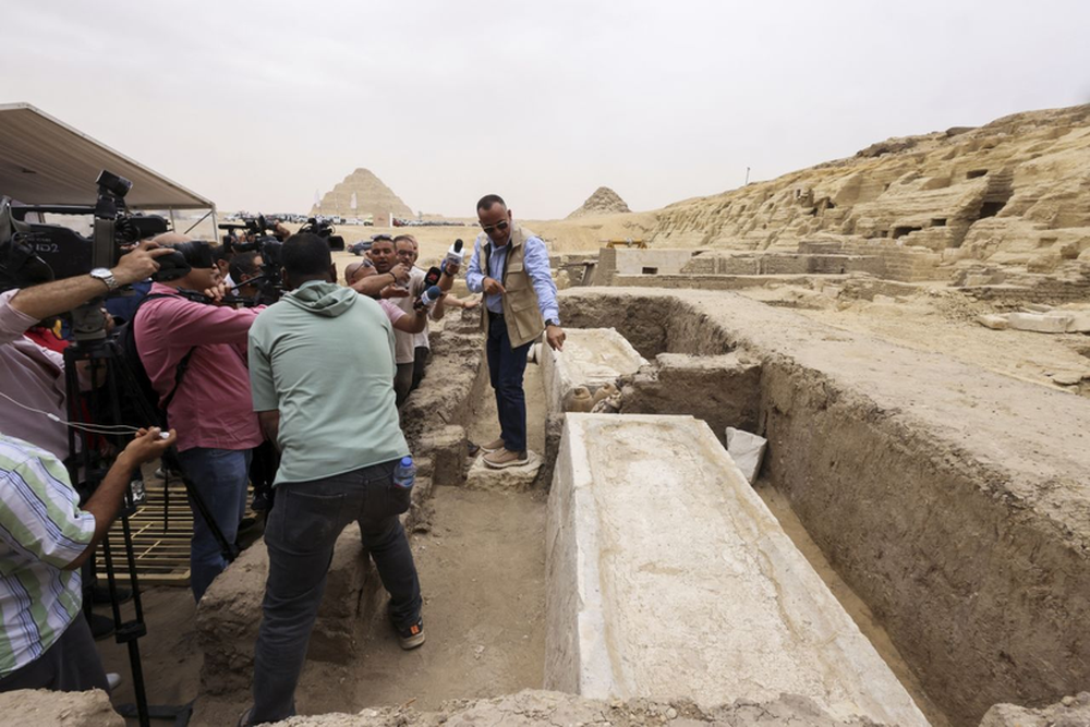 Loạt mộ cổ và xưởng ướp xác lớn được khai quật ở Ai Cập - Ảnh 1.