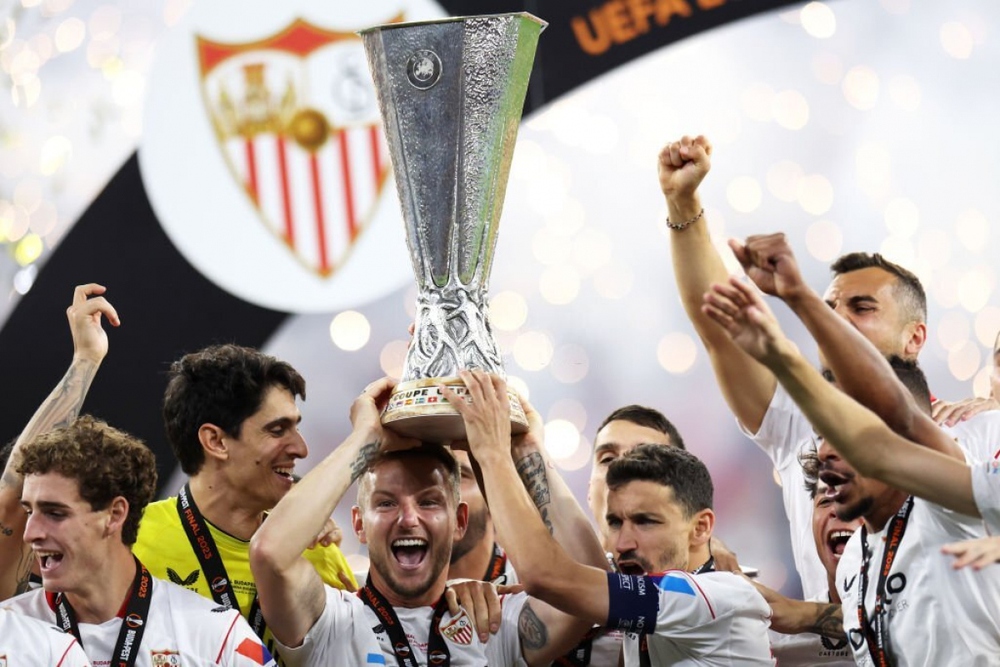 Khoảnh khắc Sevilla nâng cao chức vô địch Europa League lần thứ 7 trong lịch sử - Ảnh 14.