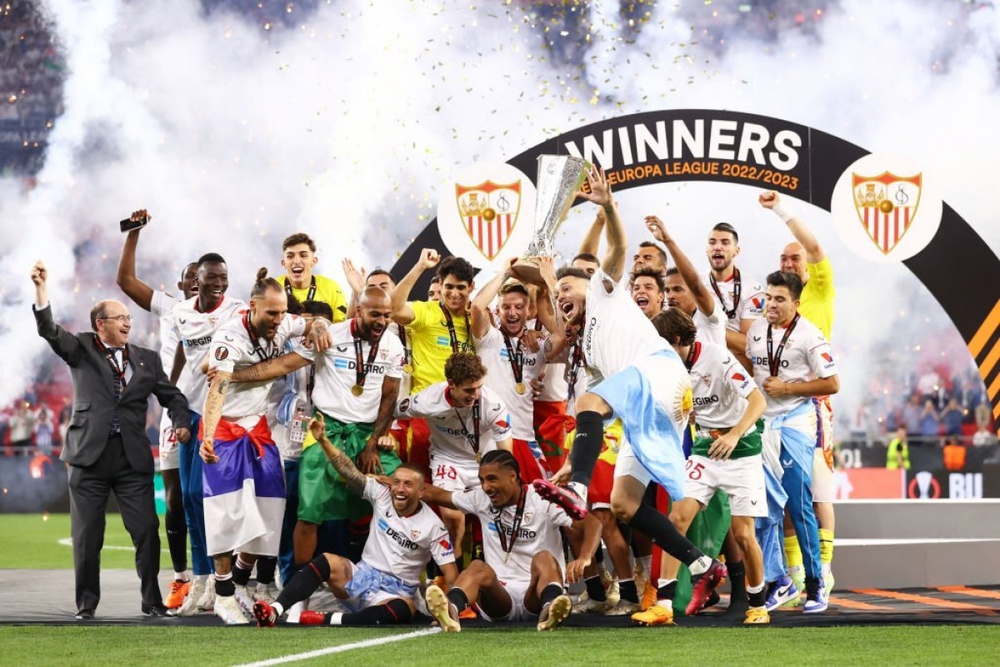 Khoảnh khắc Sevilla nâng cao chức vô địch Europa League lần thứ 7 trong lịch sử - Ảnh 8.