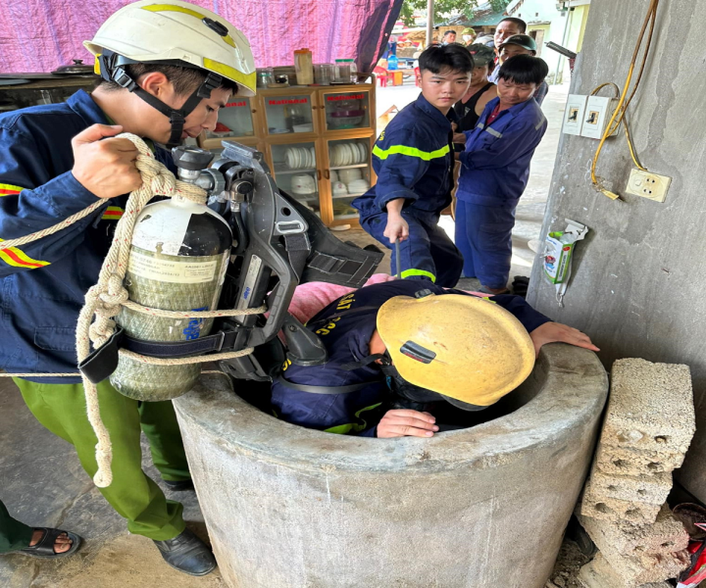 Cô gái tàn tật tử vong dưới giếng sâu 11m ở Nghệ An - Ảnh 1.