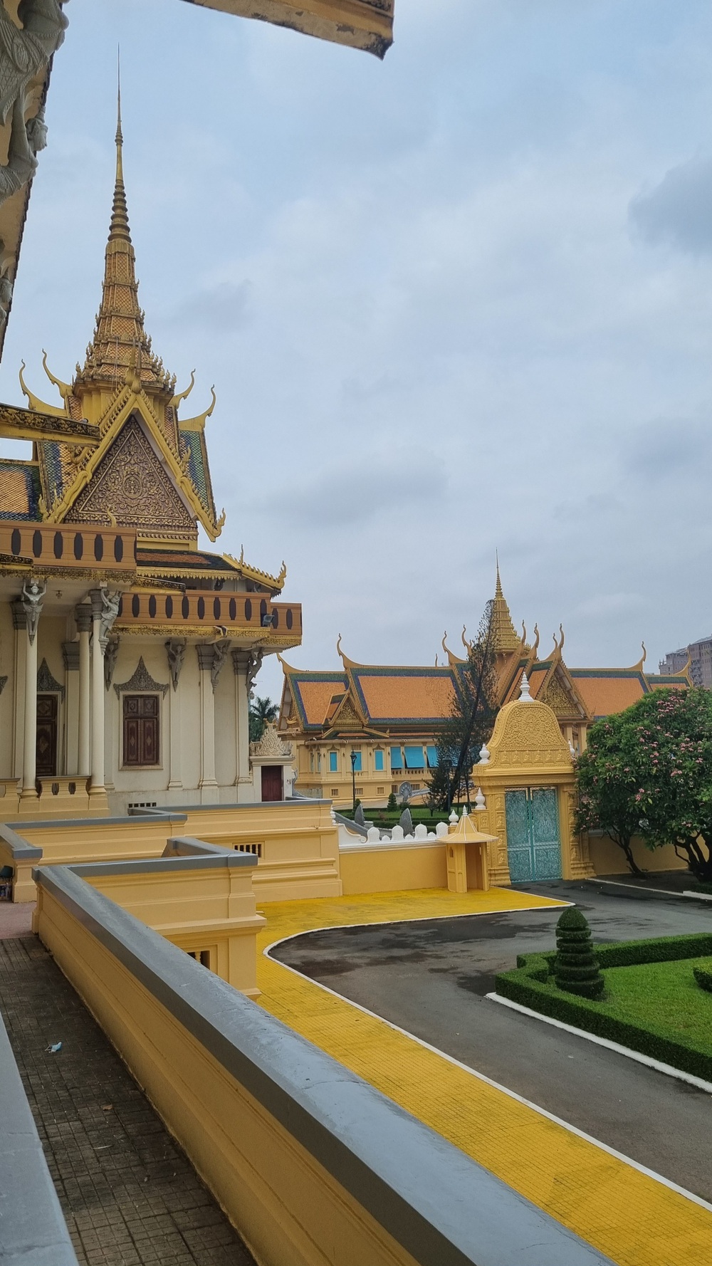 Sức hút mãnh liệt của thủ đô nước chủ nhà SEA Games: Từ trải nghiệm dựng tóc gáy cho tới vẻ đẹp độc đáo khó quên - Ảnh 1.