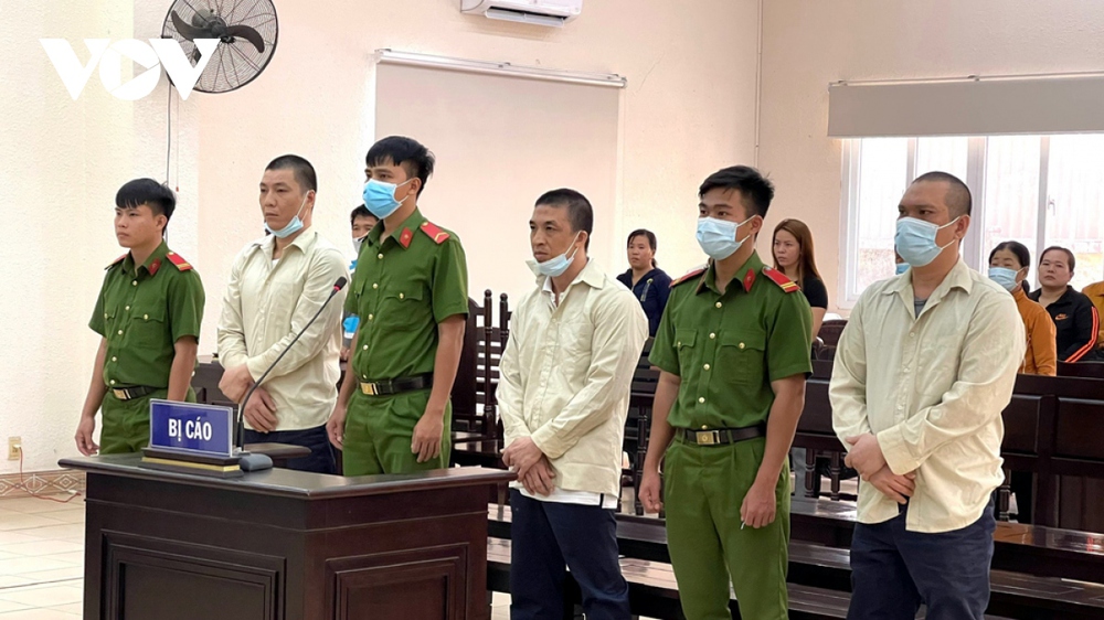 Nhóm “cát tặc” làm phó công an xã tử vong lãnh án 33 năm tù