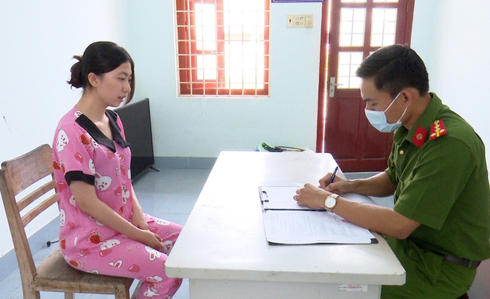 Cái kết buồn của 2 cô gái cùng “giành” 1 bạn trai