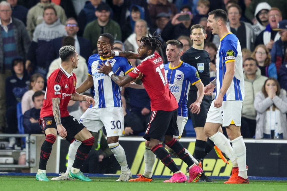 Kết quả Ngoại hạng Anh 5/5: MU nhận thất bại ở phút bù giờ nghiệt ngã - Ảnh 1.