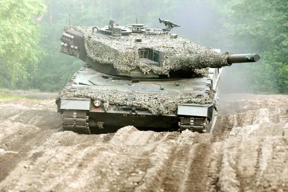 Khi xe tăng Đức Leopard 2 gặp xe tăng Nga T-90M ở Ukraine - Ảnh 2.