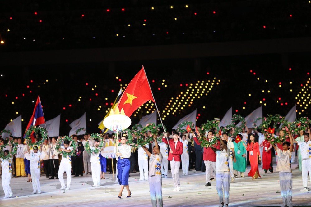 Khai mạc SEA Games 32 rực rỡ sắc màu, đẳng cấp Olympic - Ảnh 18. Khai mạc SEA Games 32 rực rỡ sắc màu, đẳng cấp Olympic - Ảnh 18.