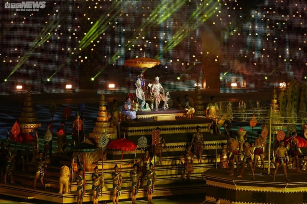 Trực tiếp khai mạc SEA Games 32: Màn giới thiệu hoành tráng của Campuchia - Ảnh 2.