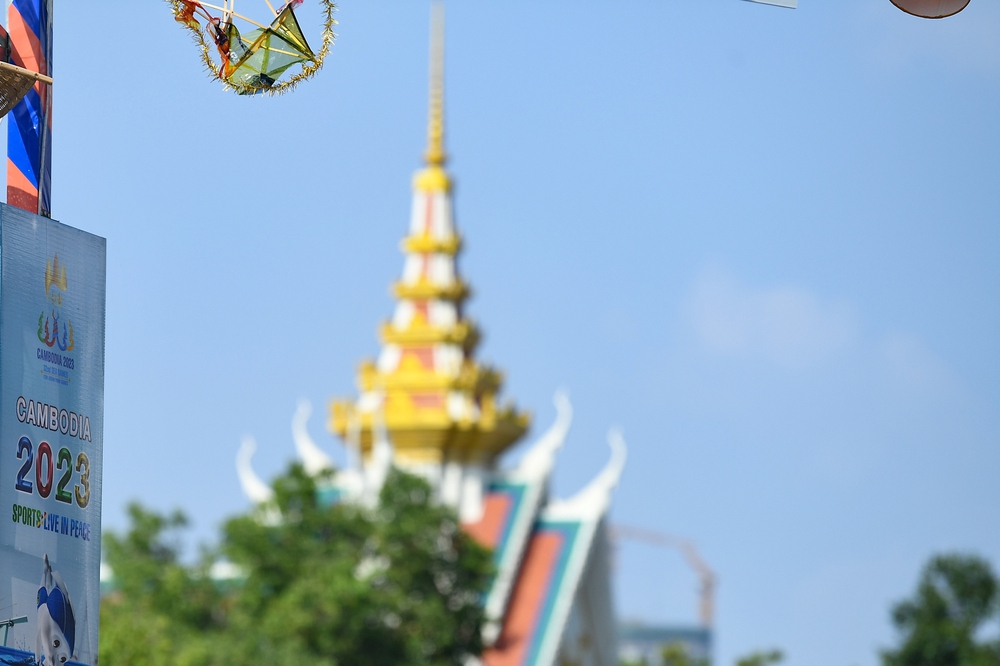 Đường phố Phnom Penh rực rỡ sắc màu sẵn sàng cho lễ khai mạc SEA Games 2023 - Ảnh 5. Đường phố Phnom Penh rực rỡ sắc màu sẵn sàng cho lễ khai mạc SEA Games 2023 - Ảnh 5.