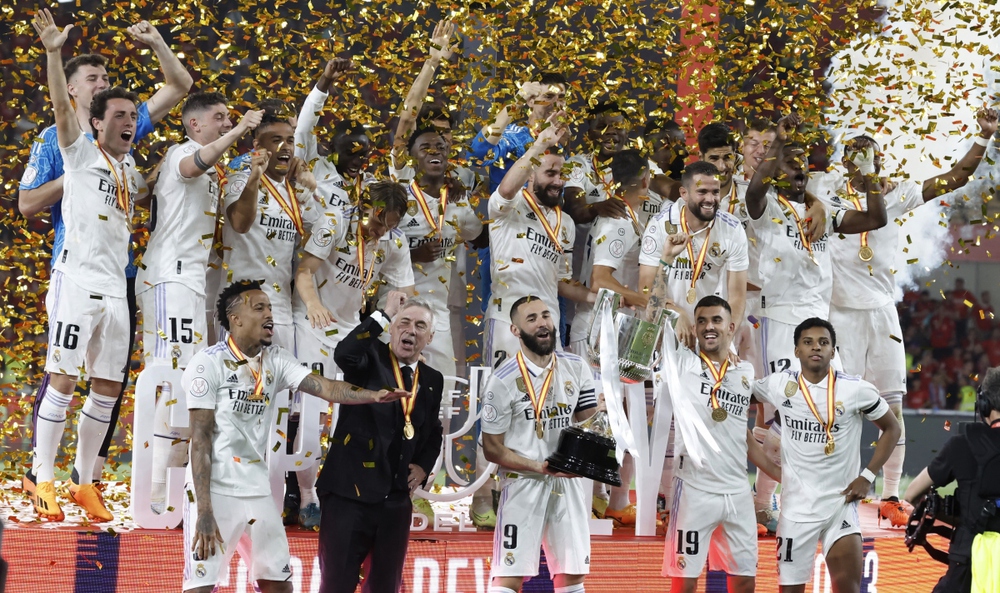 Khoảnh khắc Real Madrid nâng cao danh hiệu cúp Nhà vua Tây Ban Nha sau 9 năm chờ đợi - Ảnh 3.