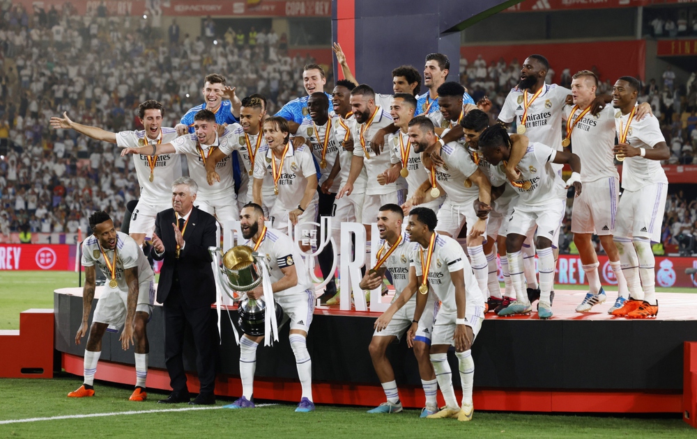 Khoảnh khắc Real Madrid nâng cao danh hiệu cúp Nhà vua Tây Ban Nha sau 9 năm chờ đợi - Ảnh 9.