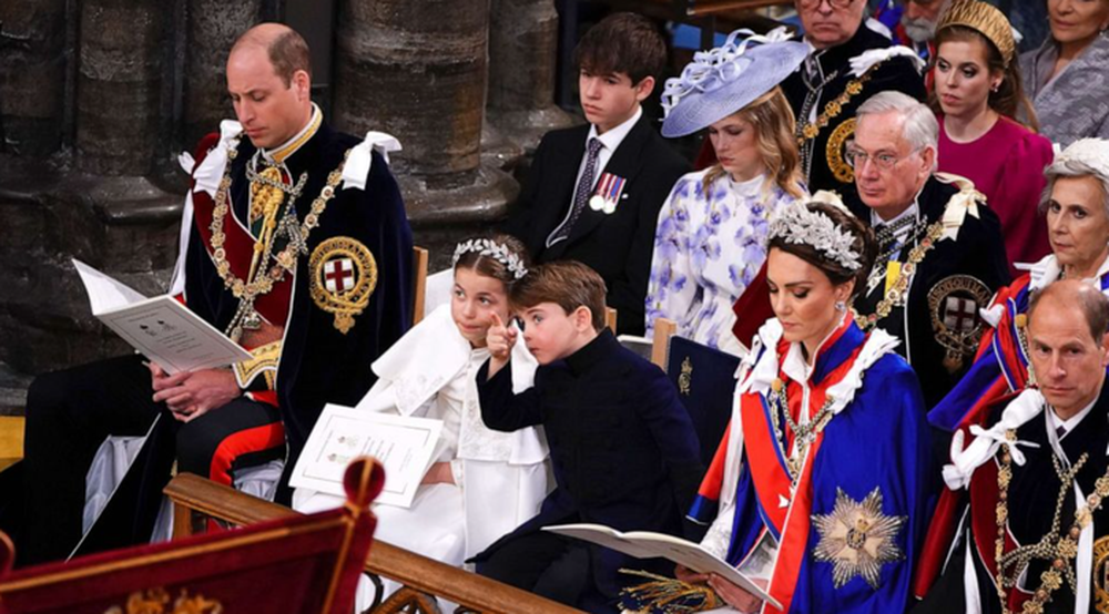 Lọat ảnh ghi lại khoảnh khắc siêu dễ thương của cháu Vua Charles trong lễ đăng quang - Ảnh 7.