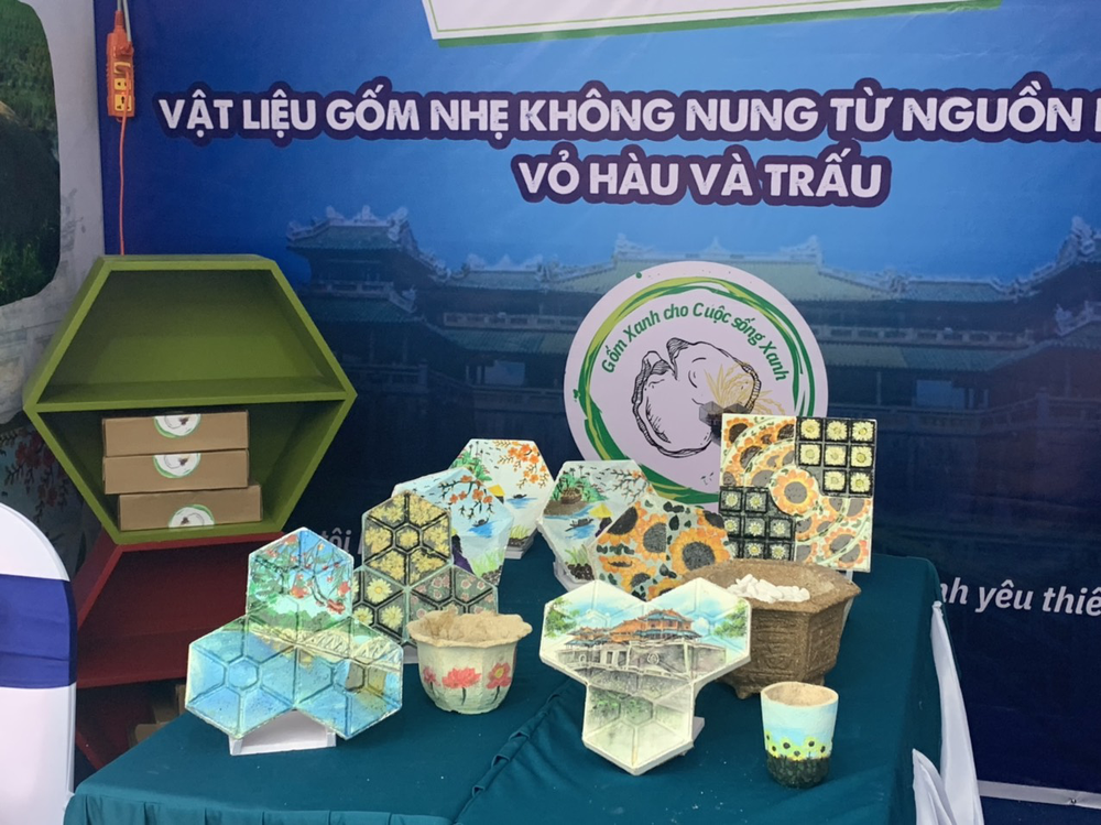 Nhóm học sinh biến phế phẩm nông, ngư nghiệp thành vật liệu xanh
