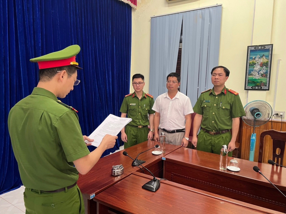 Bắt một Phó Giám đốc Sở Nông nghiệp và Phát triển nông thôn