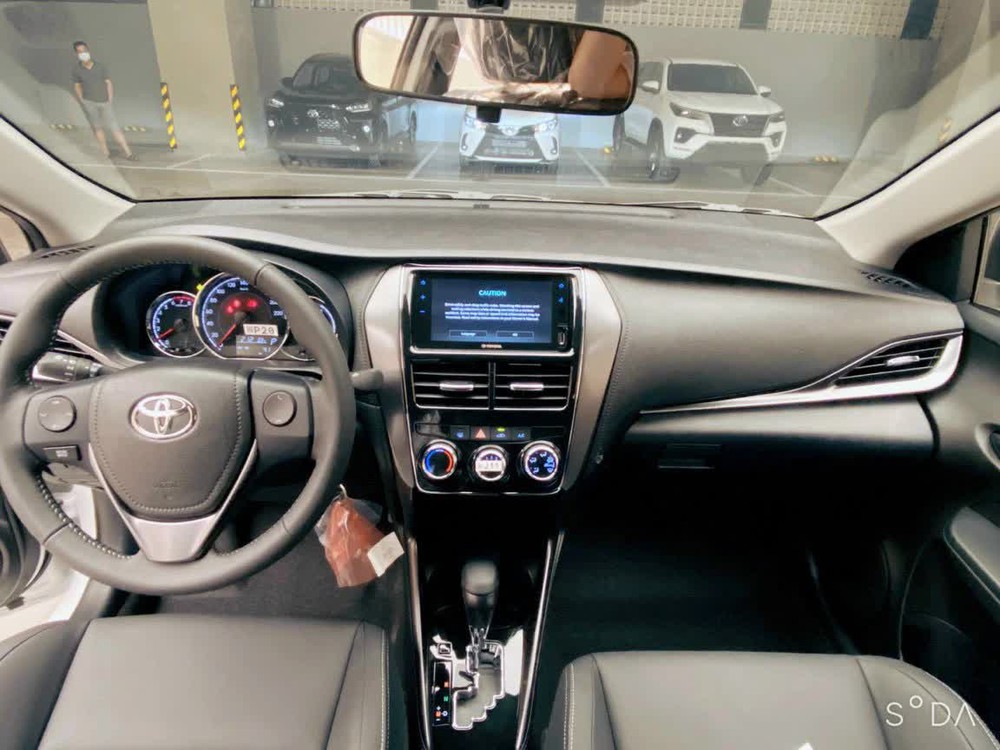 Toyota Vios 2023 ồ ạt về đại lý: Đẹp hơn trong ảnh, giá dự kiến không đổi, kỳ vọng lấy lại ngôi vương doanh số - Ảnh 7.