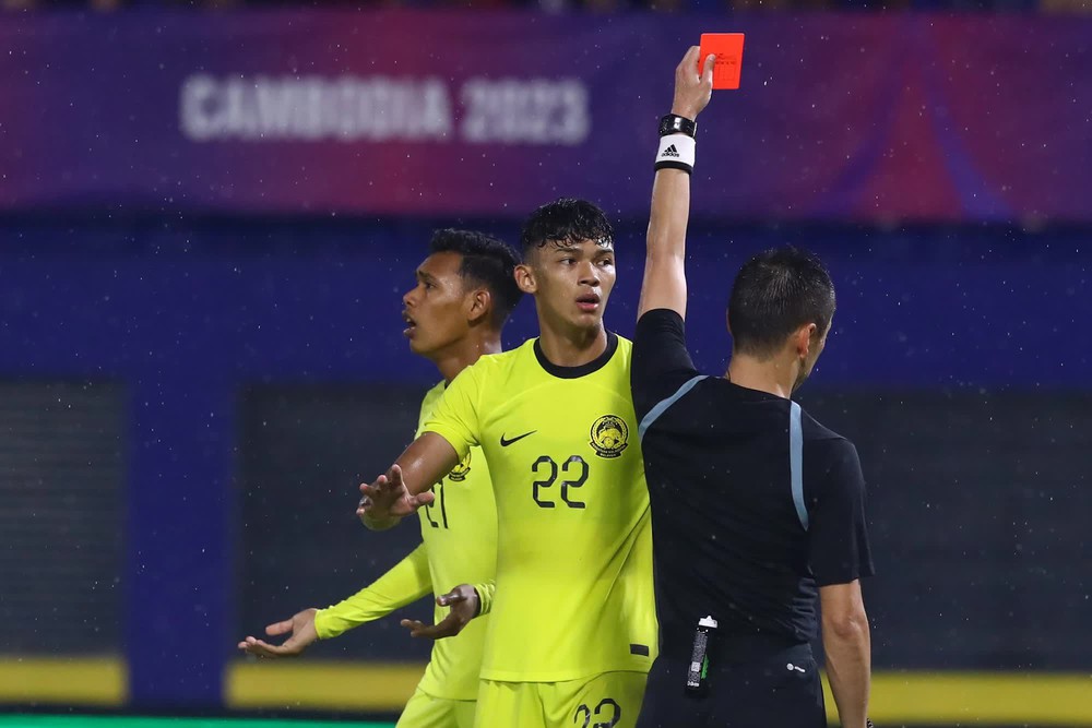 Fans Malaysia chế nhạo U22 Việt Nam giỏi diễn xuất, đặt hy vọng phục hận vào Indonesia