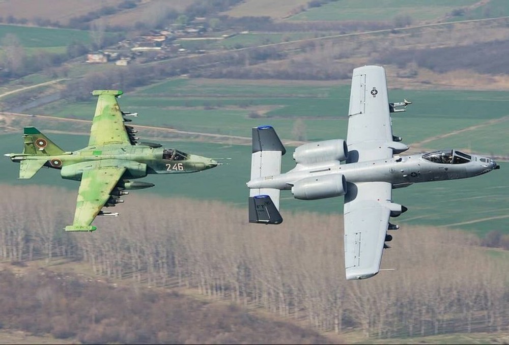 Cường kích Su-25 được hoàn thiện dựa trên kinh nghiệm thực chiến - Ảnh 2.